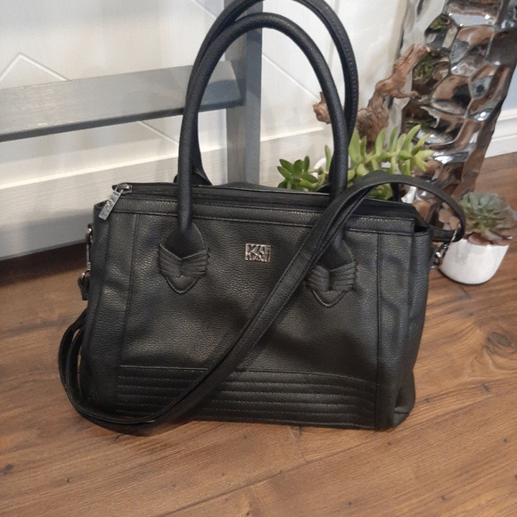 LuLa Handbags - 2/$25🎉 NWOT LuLa Shoulder Bag Tote with Strap